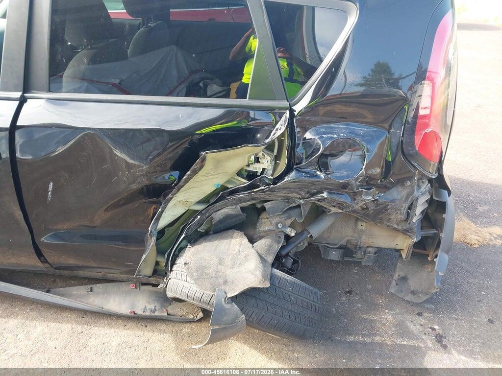 KNDJN2A26G7324430 2016 KIA SOUL photo no. 6