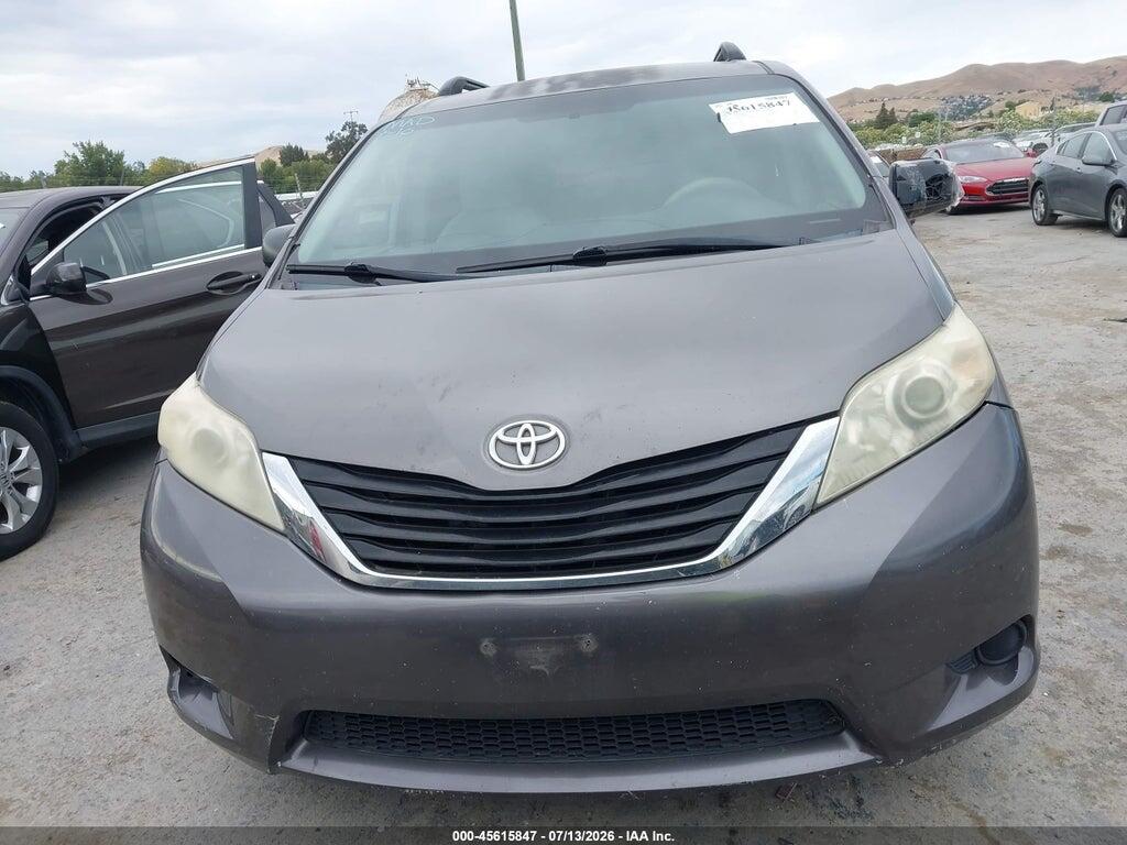 5TDKA3DCXBS006643 2011 TOYOTA SIENNA photo no. 12