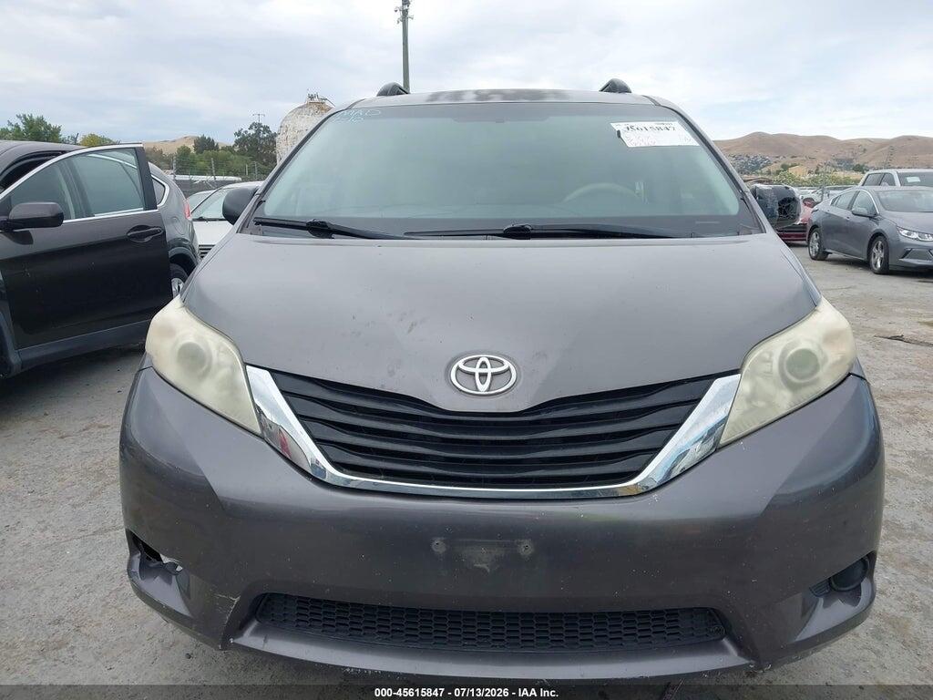 5TDKA3DCXBS006643 2011 TOYOTA SIENNA photo no. 6