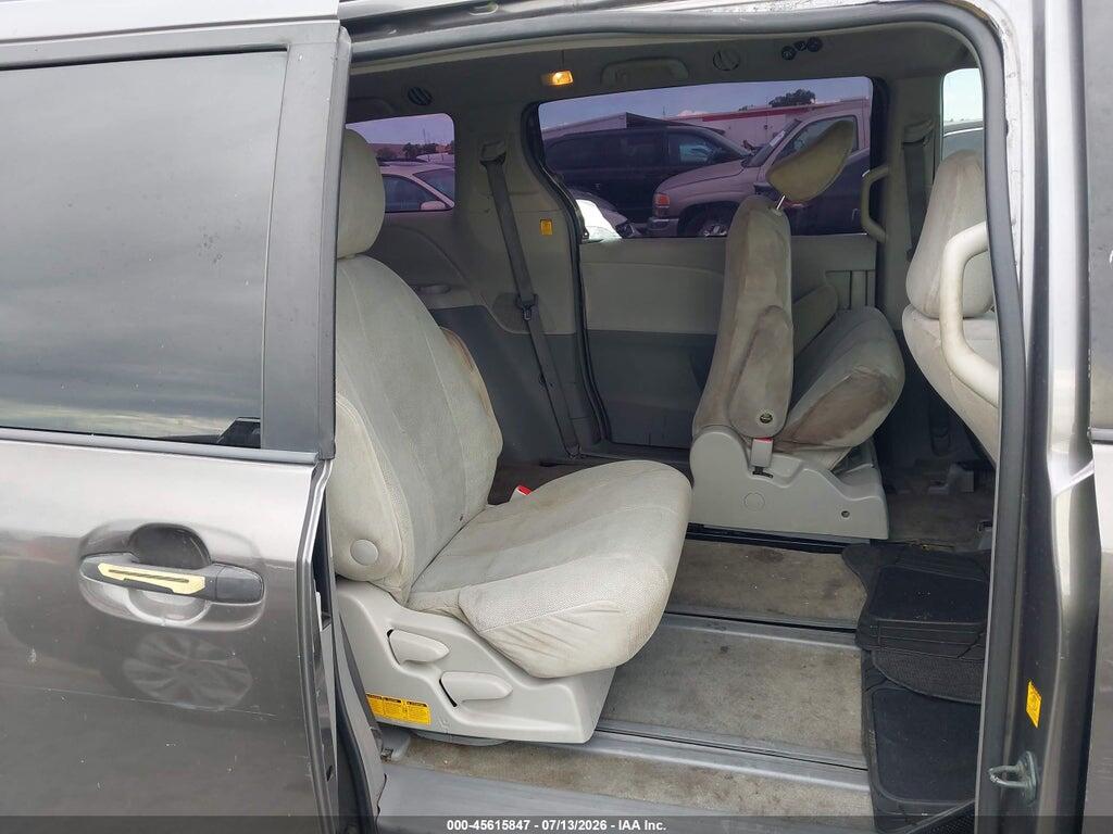 5TDKA3DCXBS006643 2011 TOYOTA SIENNA photo no. 8