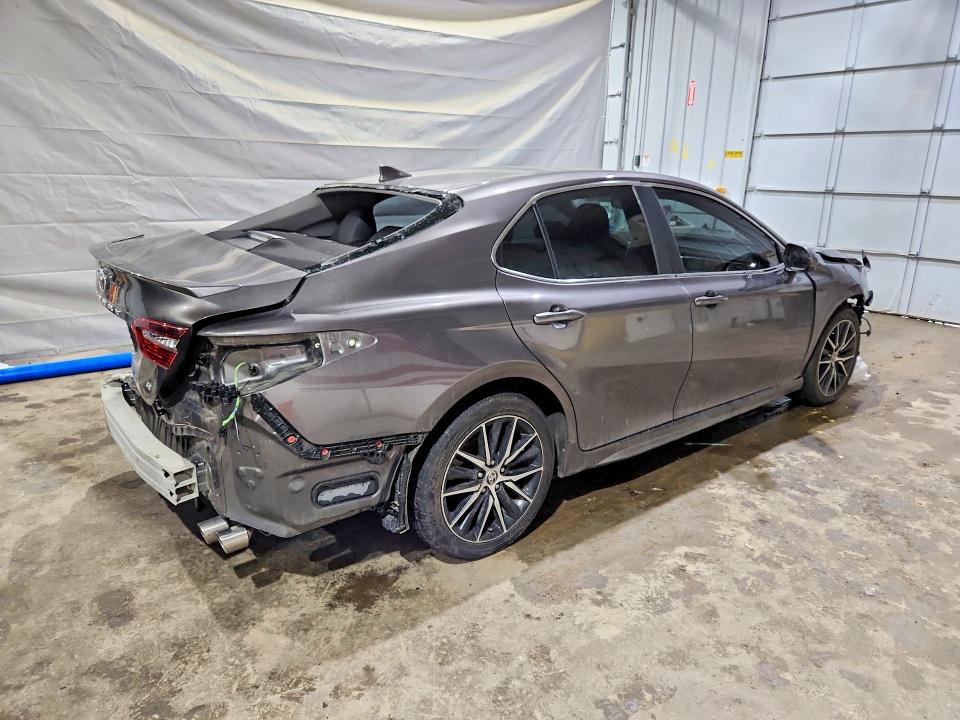 2021 TOYOTA CAMRY SE — Фото 3 из 12