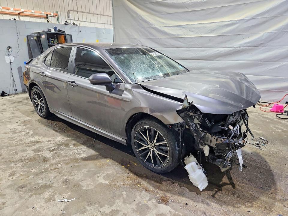 2021 TOYOTA CAMRY SE — Фото 4 из 12