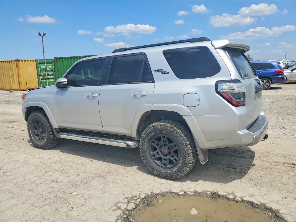2021 TOYOTA 4RUNNER TRD OFF-ROAD PREMIUM — Фото 2 из 13