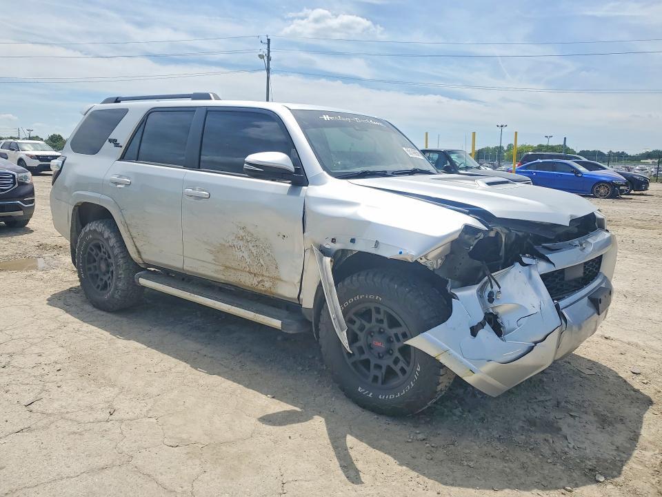 2021 TOYOTA 4RUNNER TRD OFF-ROAD PREMIUM — Фото 4 из 13