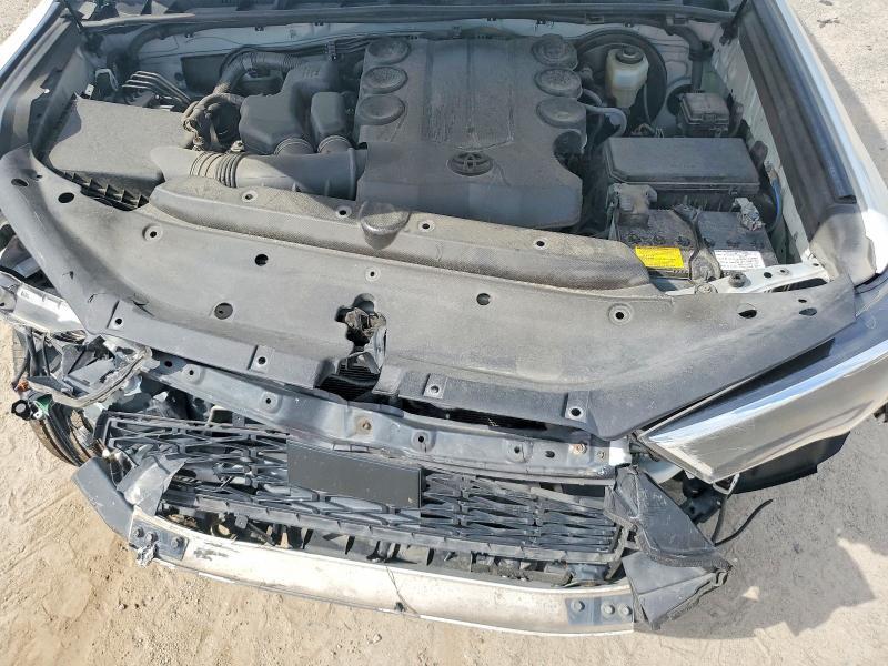 2021 TOYOTA 4RUNNER SR5 — Фото 12 из 14