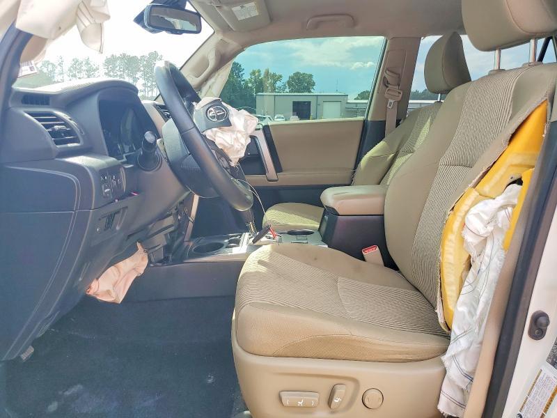 2021 TOYOTA 4RUNNER SR5 — Фото 7 из 14
