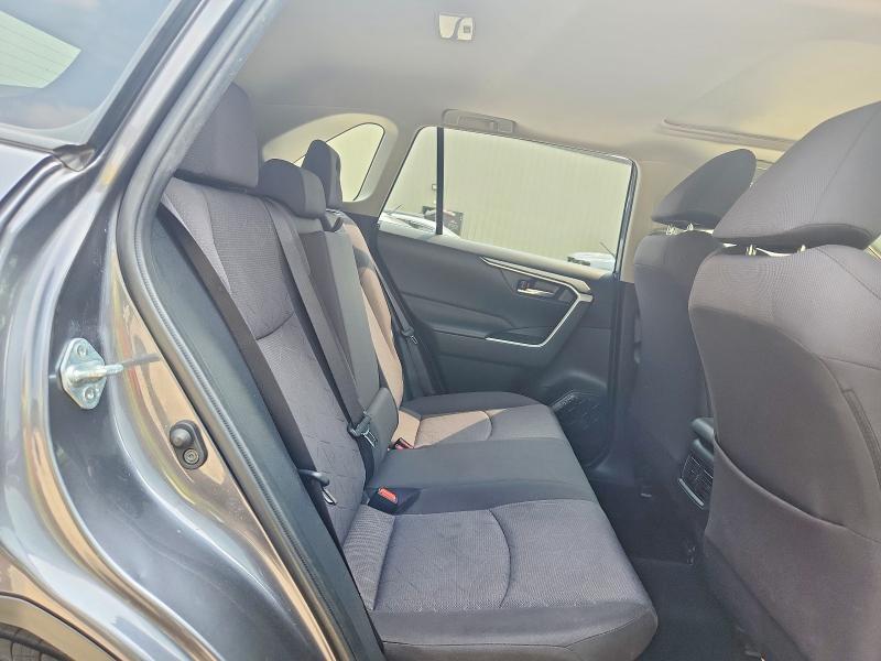 2021 TOYOTA RAV4 XLE — Фото 11 из 14