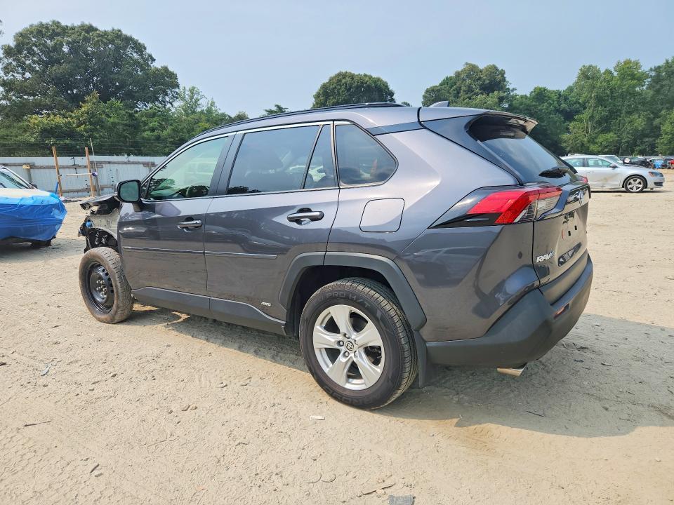 2021 TOYOTA RAV4 XLE — Фото 2 из 14