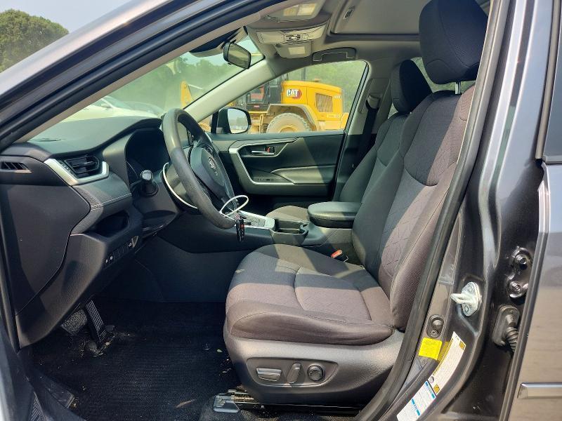 2021 TOYOTA RAV4 XLE — Фото 7 из 14