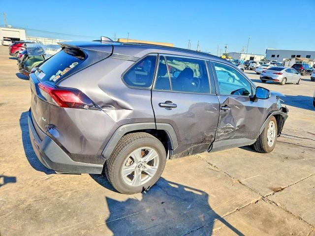 2T3W1RFV1MW106103 2021 TOYOTA RAV4 photo no. 3