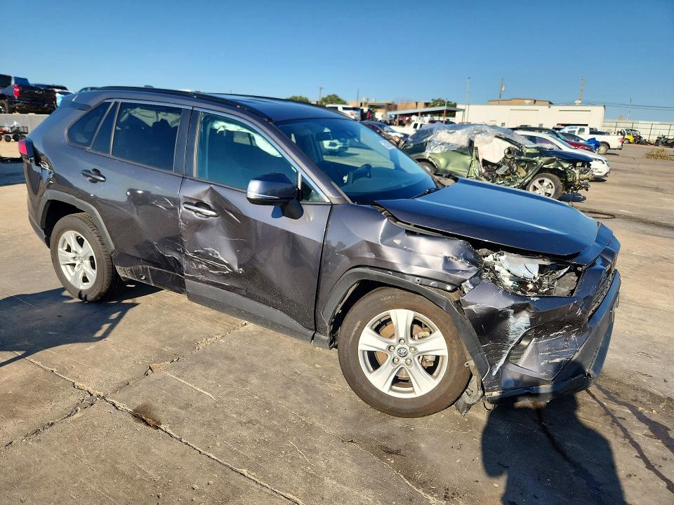 2T3W1RFV1MW106103 2021 TOYOTA RAV4 photo no. 4