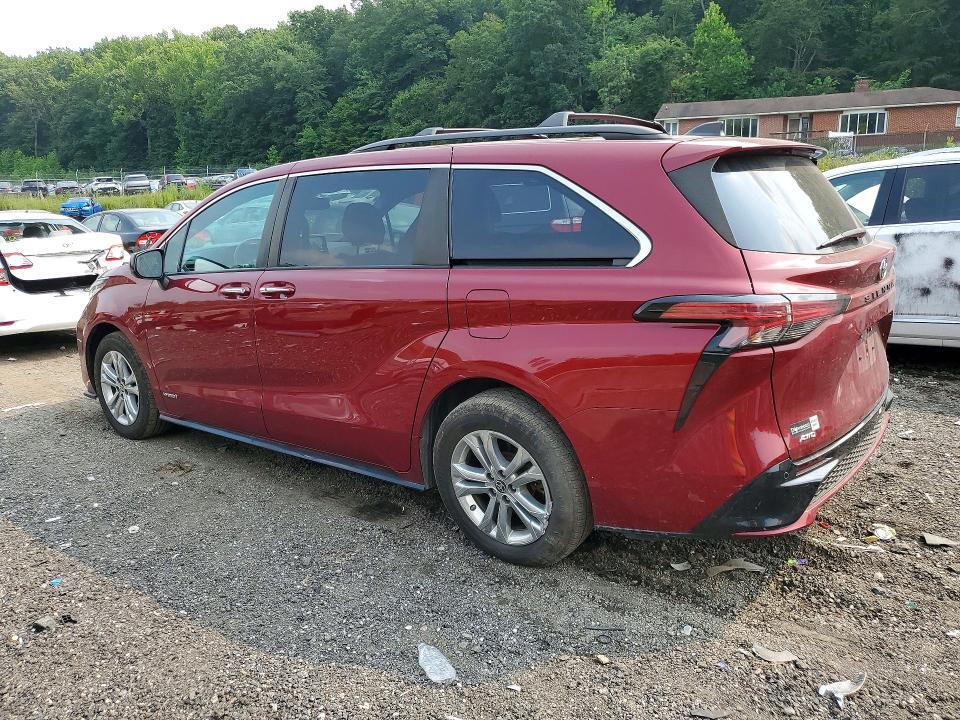 2021 TOYOTA SIENNA XSE — Фото 2 из 13