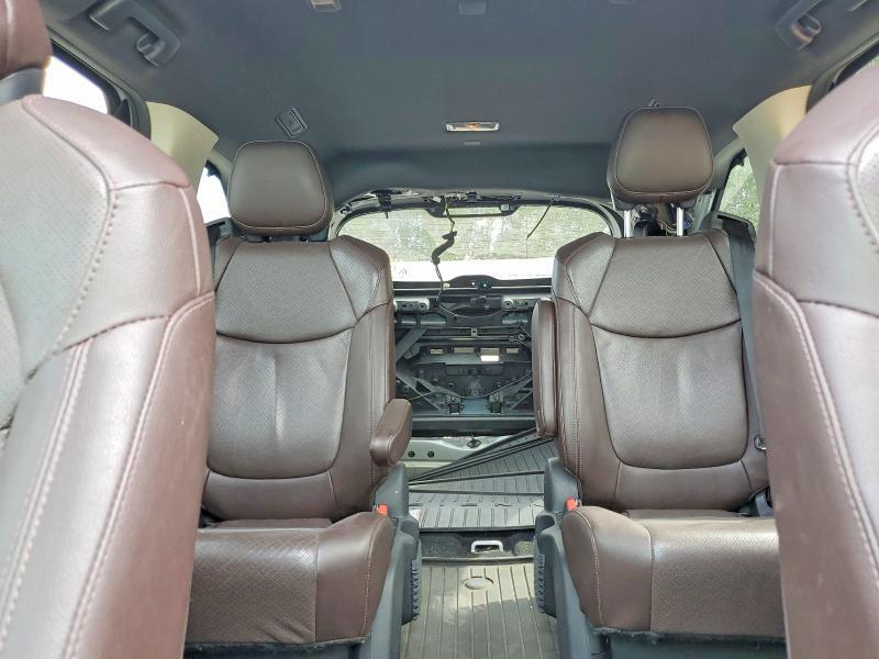 2021 TOYOTA SIENNA PLATINUM 7-PASSENGER — Фото 10 из 14