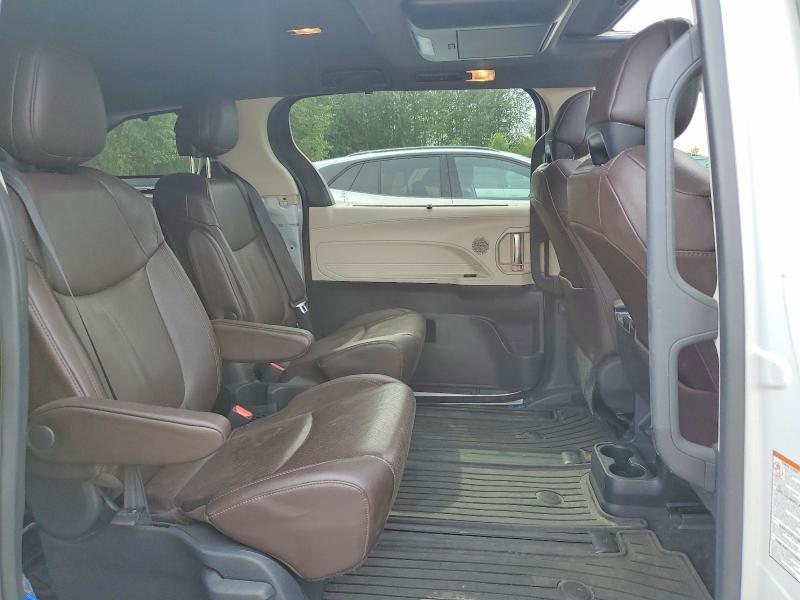 2021 TOYOTA SIENNA PLATINUM 7-PASSENGER — Фото 11 из 14
