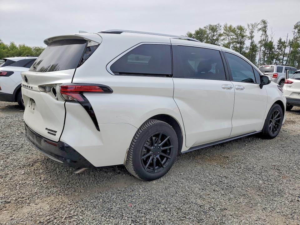 2021 TOYOTA SIENNA PLATINUM 7-PASSENGER — Фото 3 из 14