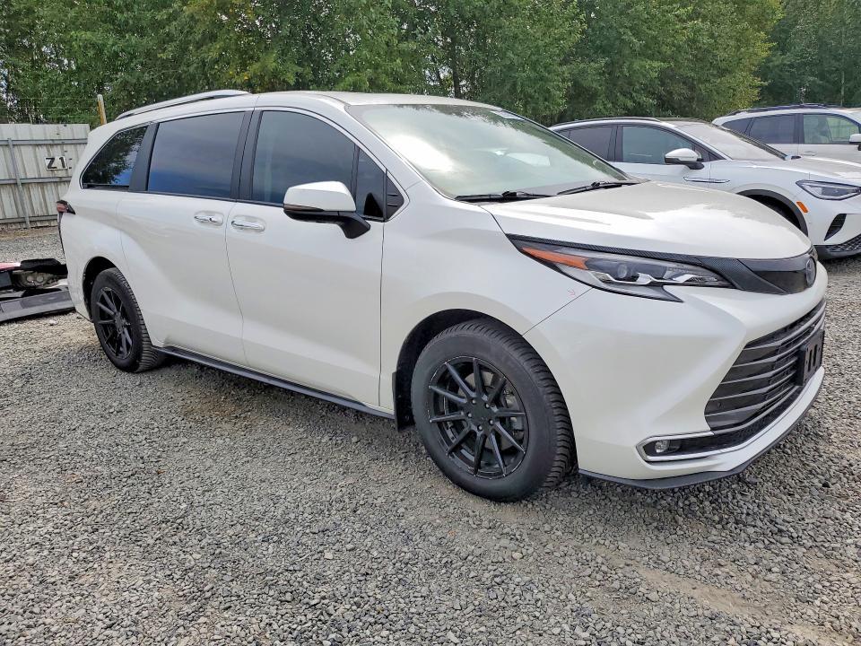 2021 TOYOTA SIENNA PLATINUM 7-PASSENGER — Фото 4 из 14