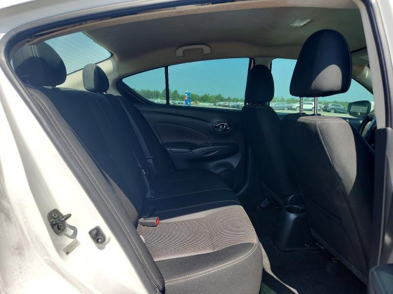3N1CN7AP0KL818565 2019 NISSAN VERSA photo no. 10