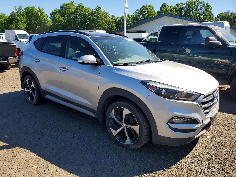 KM8J3CA2XJU797683 2018 HYUNDAI TUCSON photo no. 4