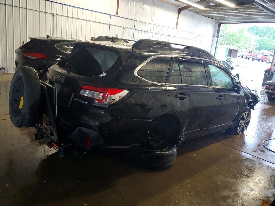 4S4BSANC5J3228289 2018 SUBARU OUTBACK photo no. 3