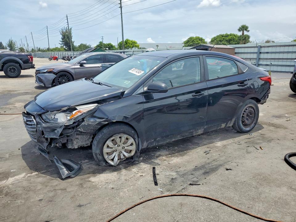 3KPC24A32JE019813 2018 HYUNDAI ACCENT photo no. 1