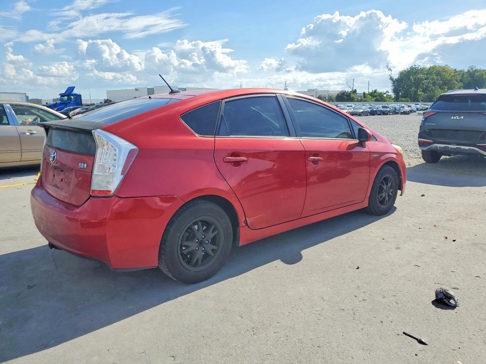 2011 TOYOTA PRIUS TWO — Фото 3 из 12