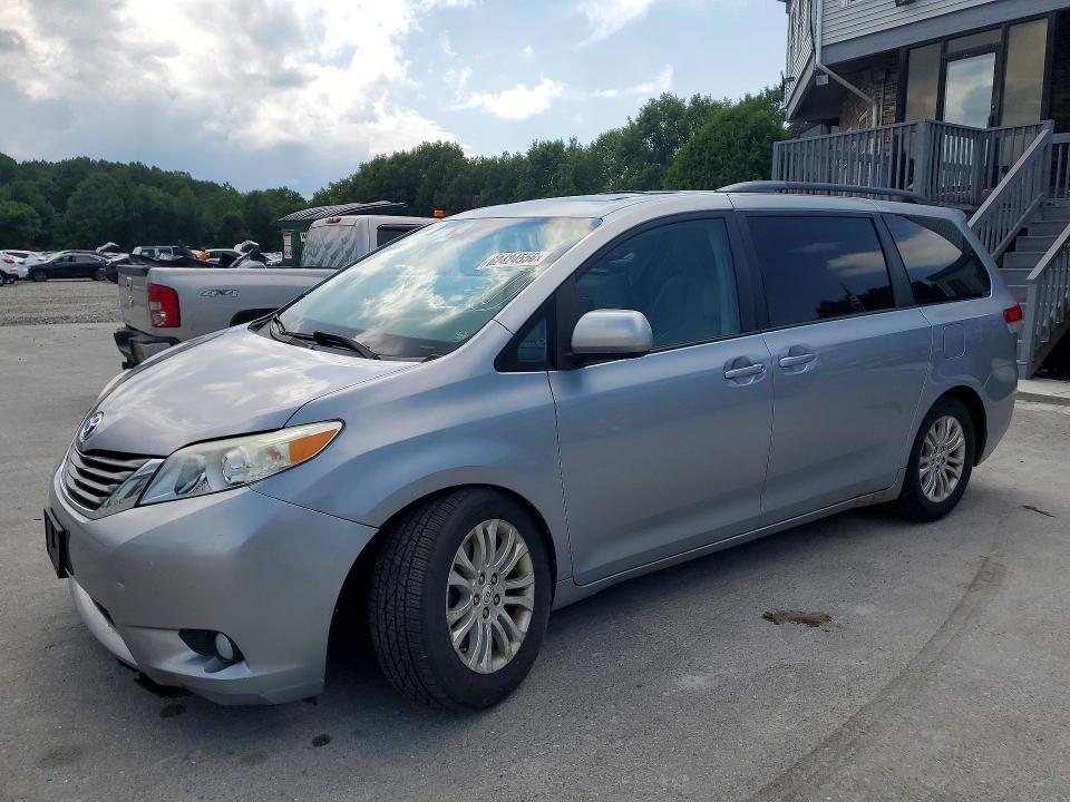 5TDYK3DC5BS007562 2011 TOYOTA SIENNA photo no. 1