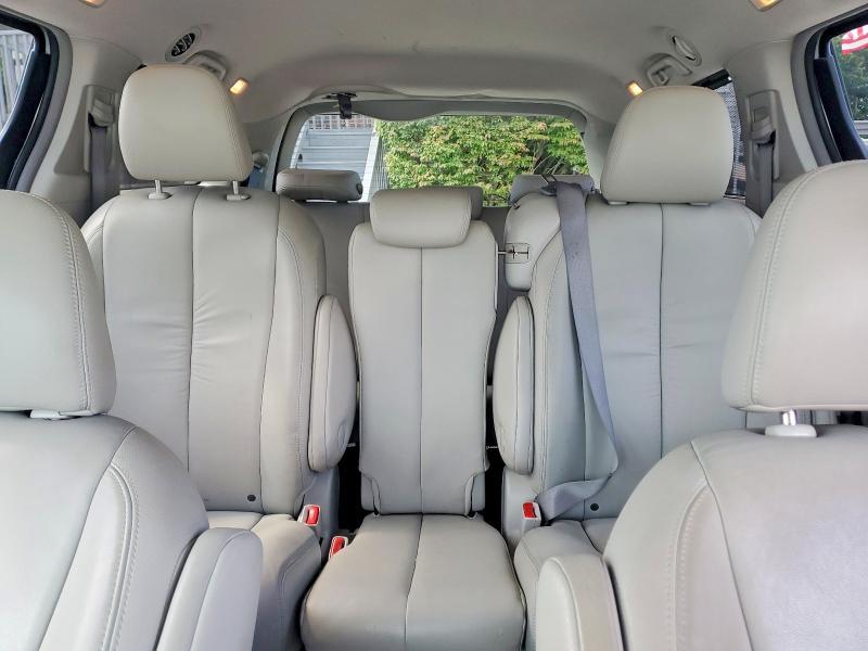 5TDYK3DC5BS007562 2011 TOYOTA SIENNA photo no. 10