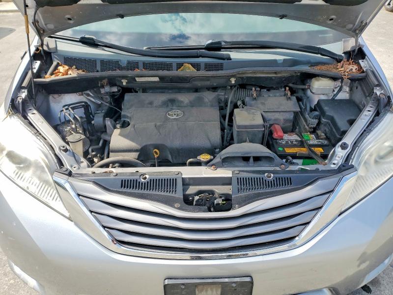 5TDYK3DC5BS007562 2011 TOYOTA SIENNA photo no. 12