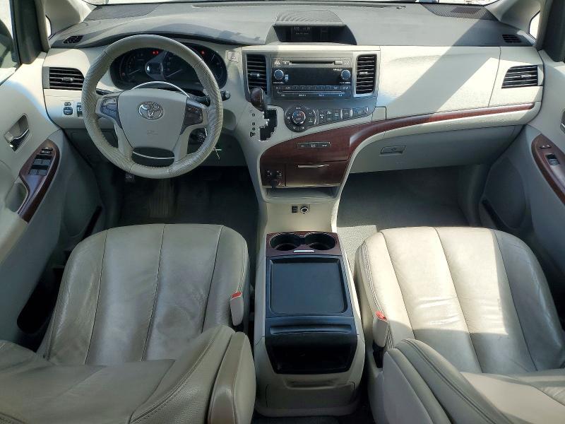 5TDYK3DC5BS007562 2011 TOYOTA SIENNA photo no. 8