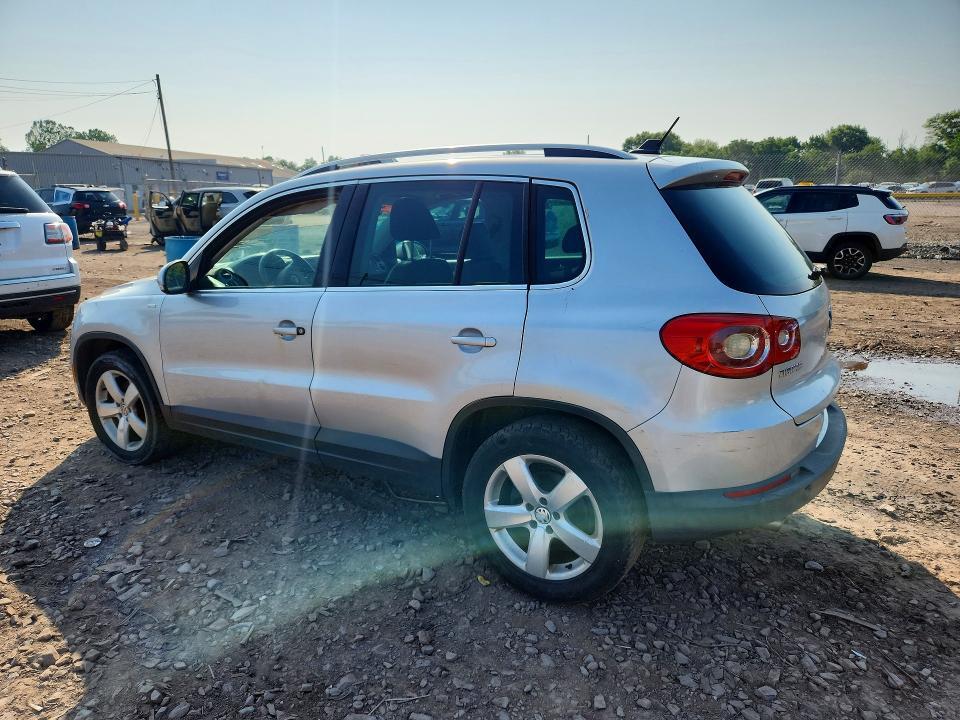 2010 VOLKSWAGEN TIGUAN SE — Фото 2 из 12