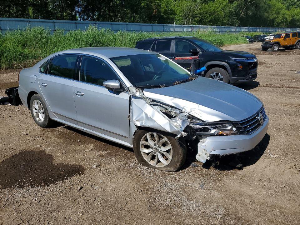 1VWAT7A32HC057854 2017 VOLKSWAGEN PASSAT photo no. 4