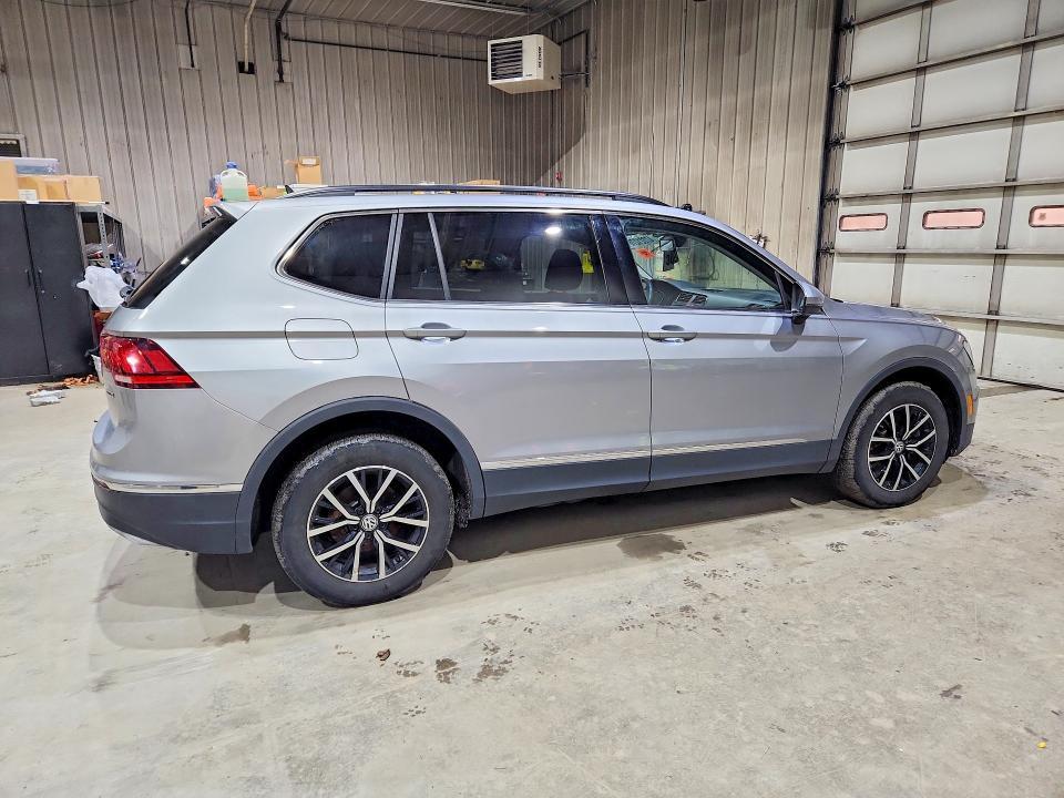 2021 VOLKSWAGEN TIGUAN SE — Фото 3 из 13