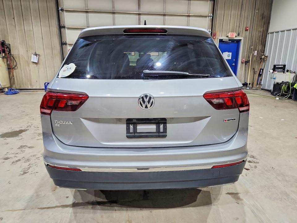 2021 VOLKSWAGEN TIGUAN SE — Фото 6 из 13