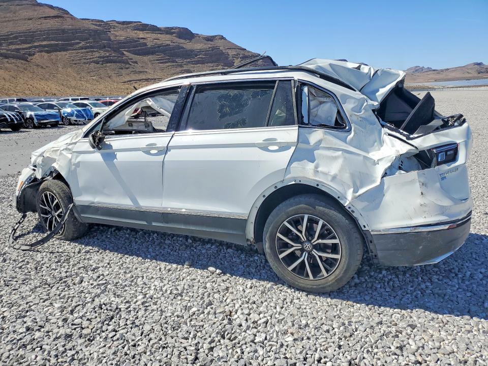 2021 VOLKSWAGEN TIGUAN SE — Фото 2 из 12