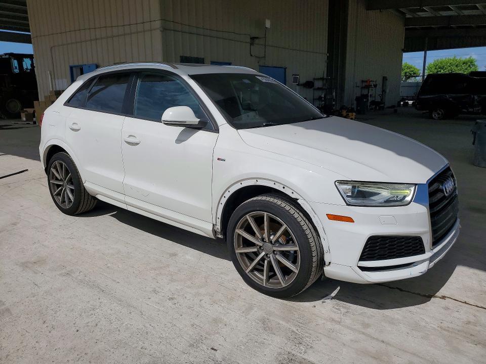 WA1BCCFS5JR023727 2018 AUDI Q3 photo no. 4