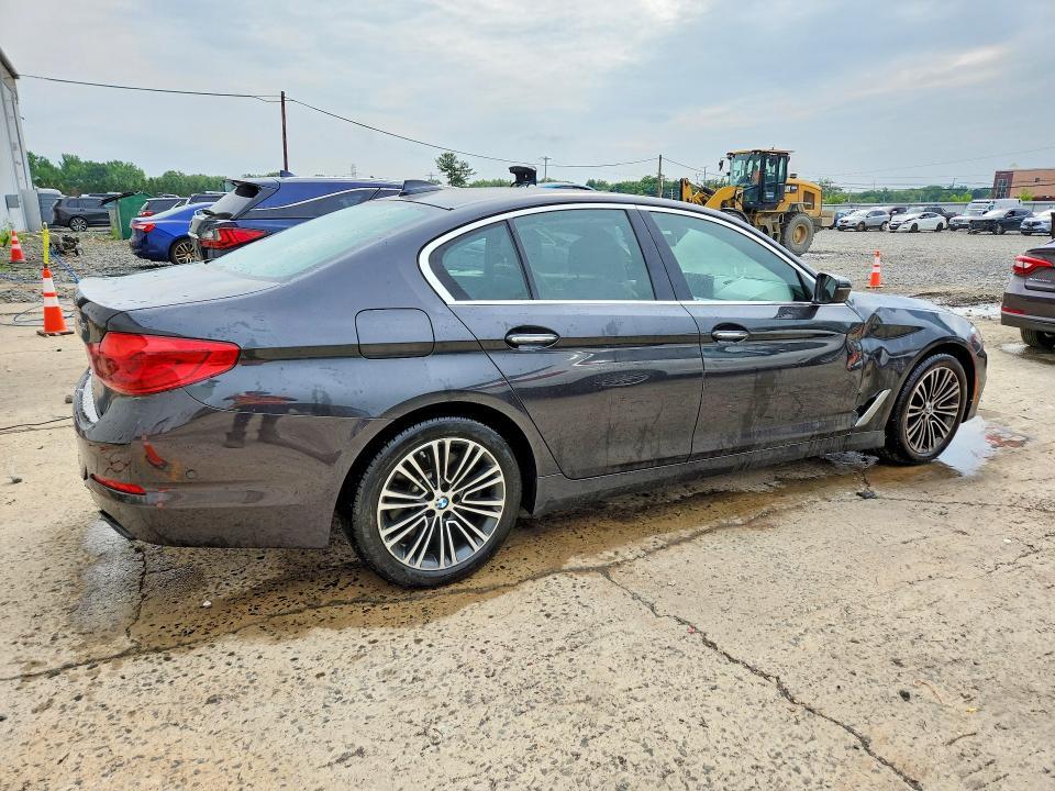 WBAJE5C34HWA92215 2017 BMW 540 photo no. 3