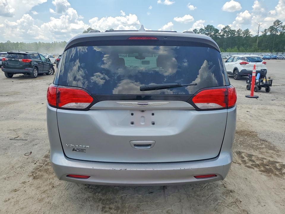 2020 CHRYSLER VOYAGER LXI — Фото 6 из 13