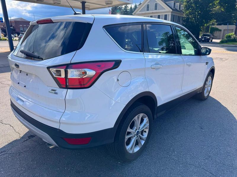 2017 FORD ESCAPE SE — Фото 4 из 10