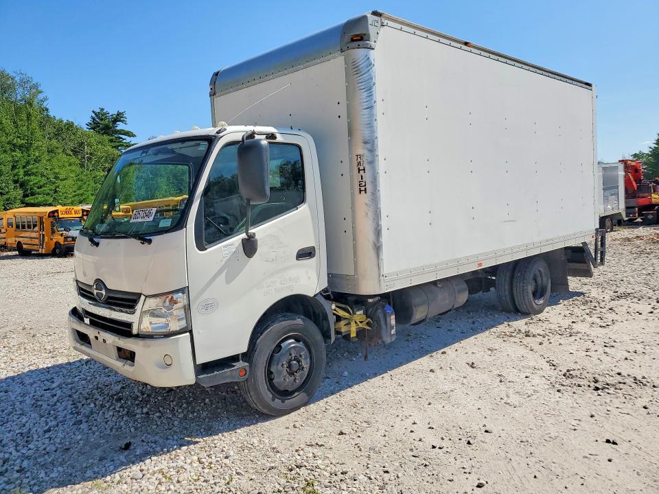 2017 HINO 195 BOX TRUCK