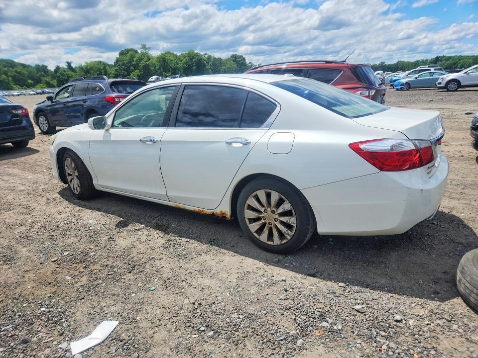 1HGCR2F85DA115058 2013 HONDA ACCORD photo no. 2