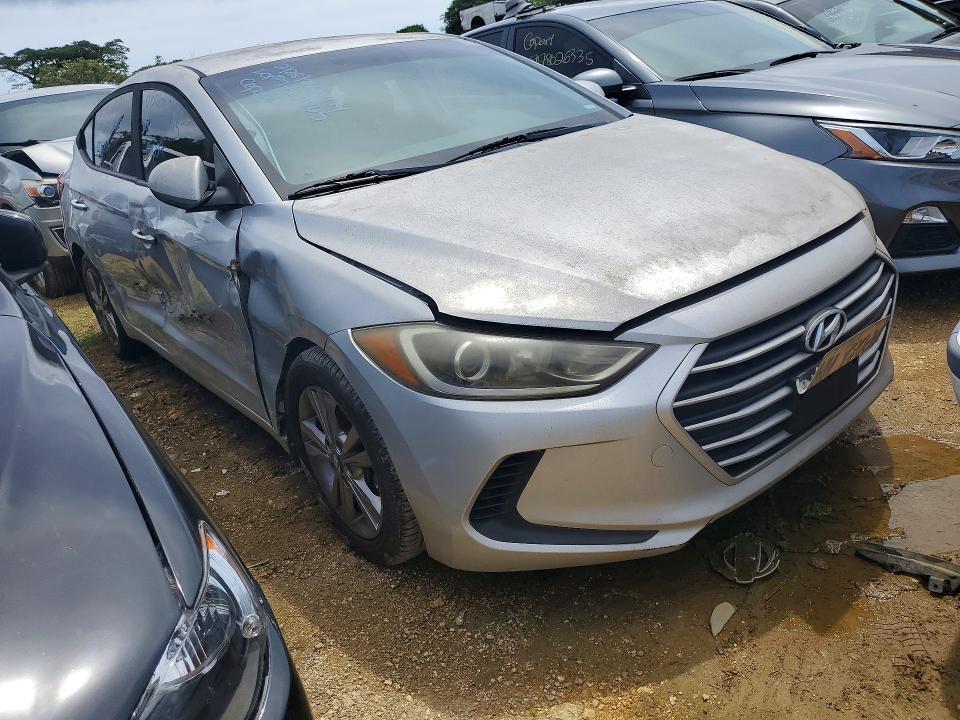 2018 HYUNDAI ELANTRA SE — Фото 4 из 12
