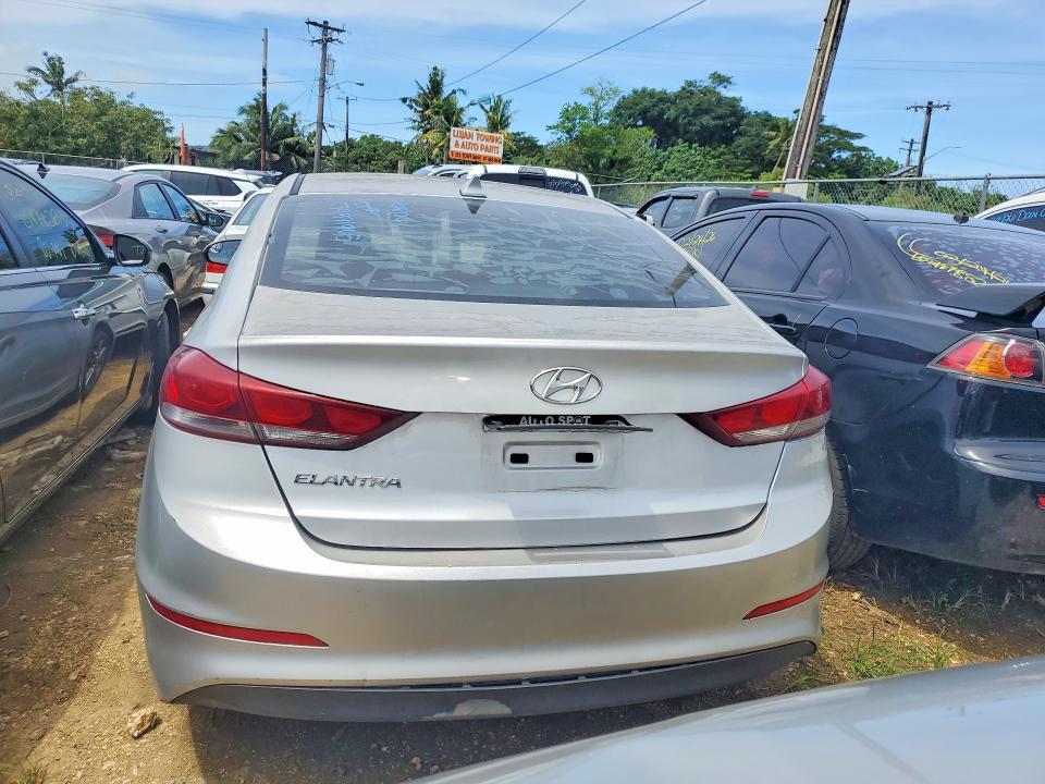 2018 HYUNDAI ELANTRA SE — Фото 6 из 12