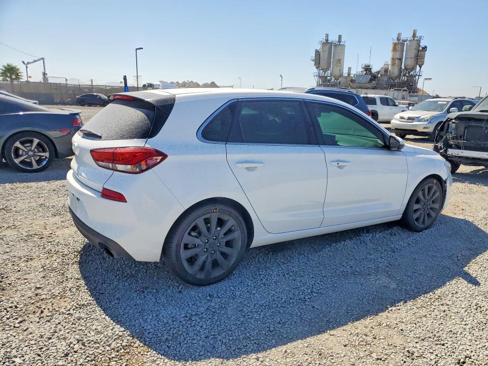 2018 HYUNDAI ELANTRA GT SPORT — Фото 3 из 12