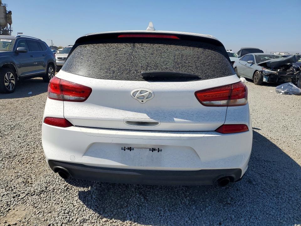 2018 HYUNDAI ELANTRA GT SPORT — Фото 6 из 12