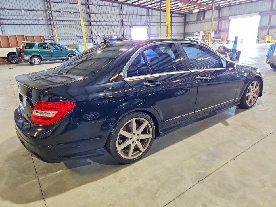 2013 MERCEDES-BENZ C 250 — Фото 3 из 12