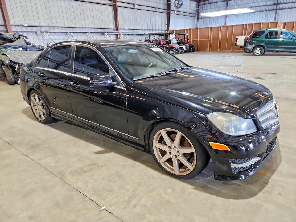 2013 MERCEDES-BENZ C 250 — Фото 4 из 12