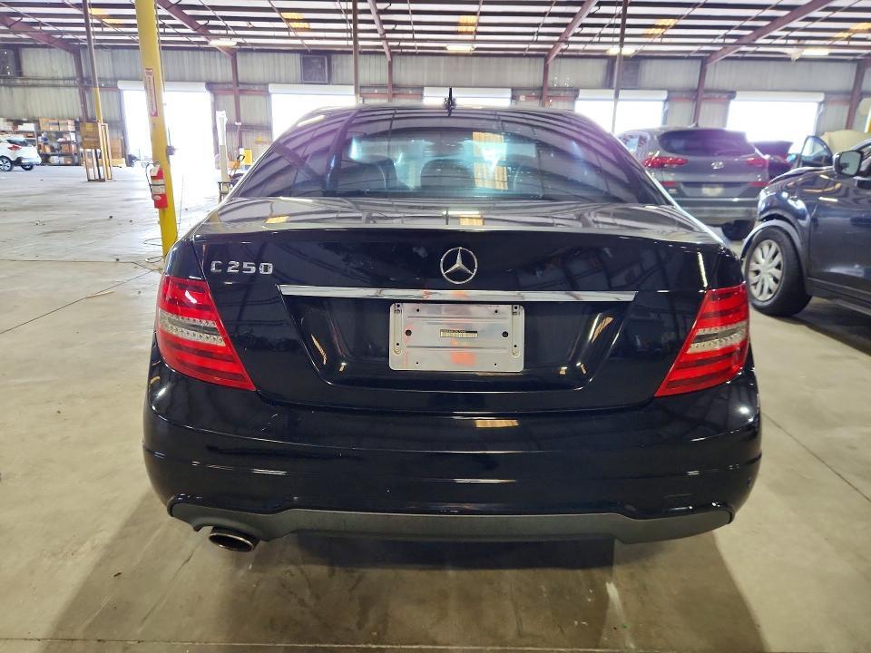 2013 MERCEDES-BENZ C 250 — Фото 6 из 12