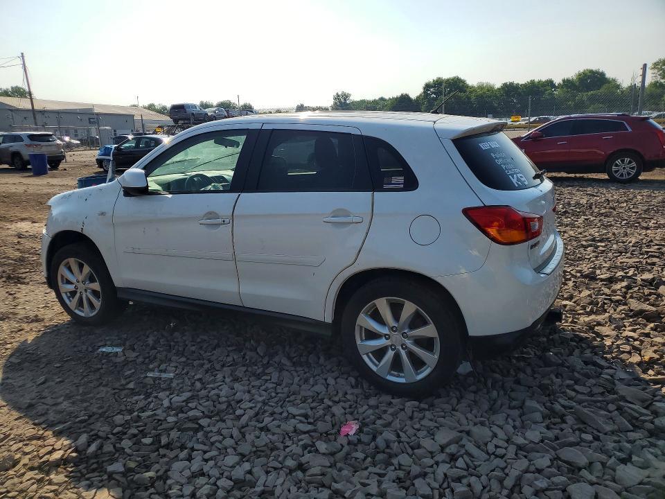 2015 MITSUBISHI OUTLANDER SPORT ES — Фото 2 из 14