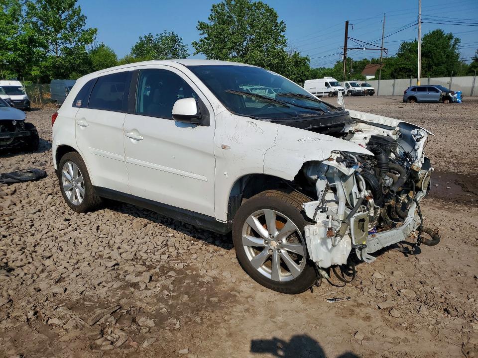 2015 MITSUBISHI OUTLANDER SPORT ES — Фото 4 из 14