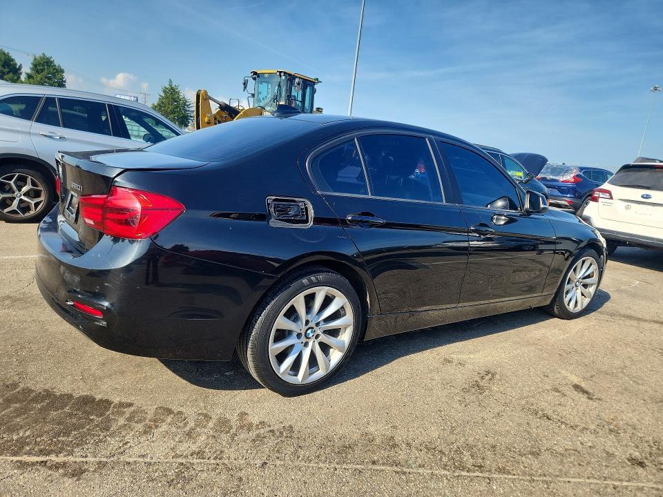 2018 BMW 320 XI — Фото 3 из 12